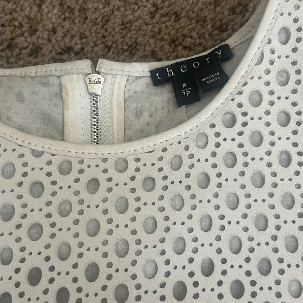 Theory laser cut sleeveless leather top - Picture 2 of 12